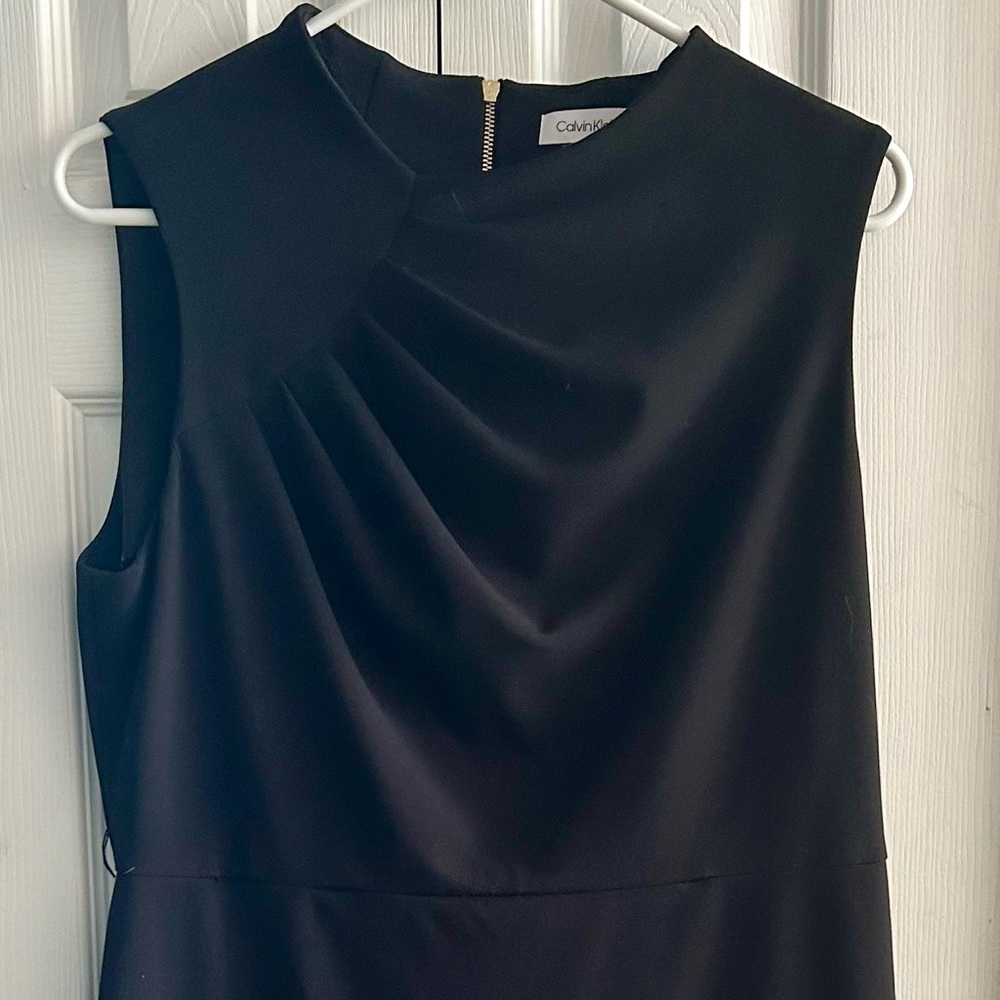 Calvin Klein Black, Ladies, Sleeveless Dress w/ Front Wave Design & Back Zipper.